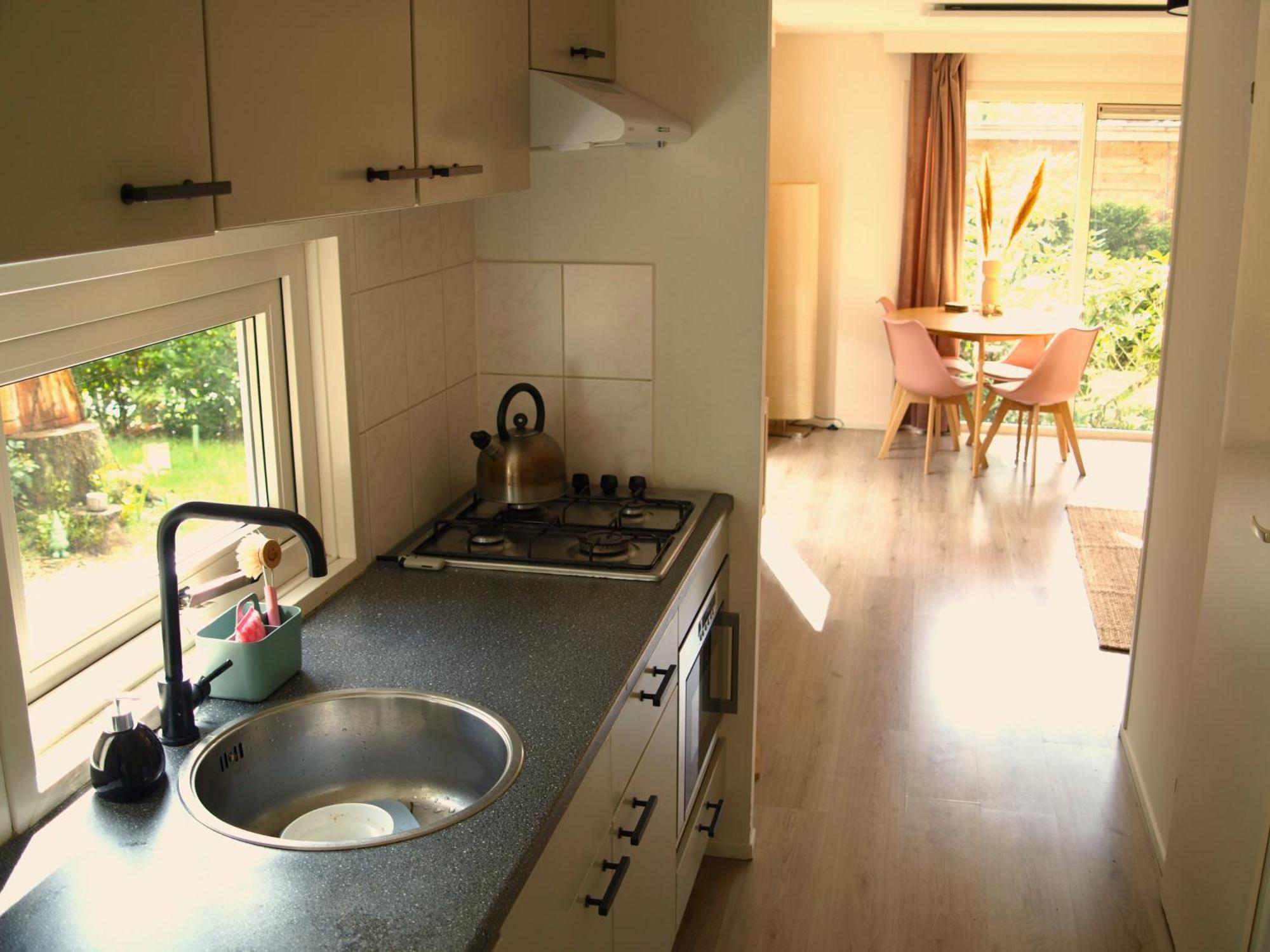 Gezellig Gemoderniseerd Chalet Op De Veluwe Putten Exteriér fotografie